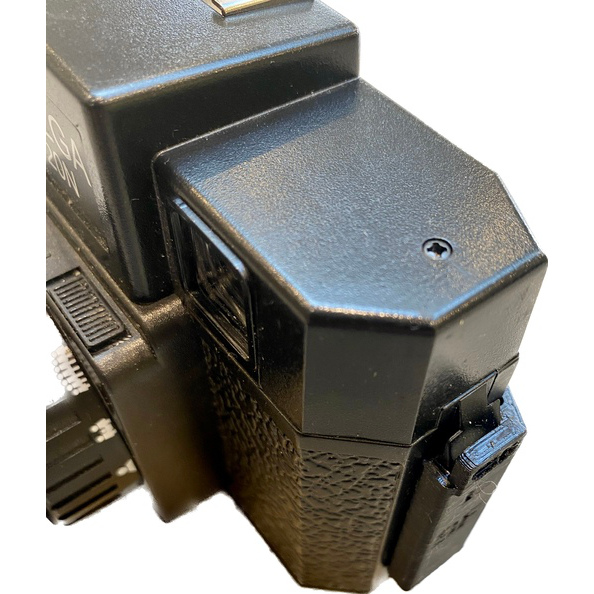 holga-120-back-clips-3.jpg